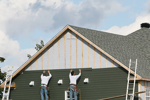 Professional Vinyl Siding technician working in Morristown, IN
